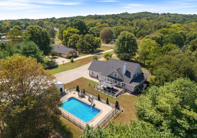 Photo 1 of Single family home for sale at 137 Shapiro Trl, Columbia, TN 38401 | MLS# 3592018 | Listing updated on 2026-09-19