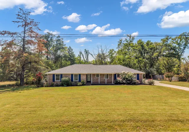 Photo 3 of Single family home for sale at 495 Page Dr, Mount Juliet, TN 37122 | MLS# 3546522 | Listing updated on 2026-09-30