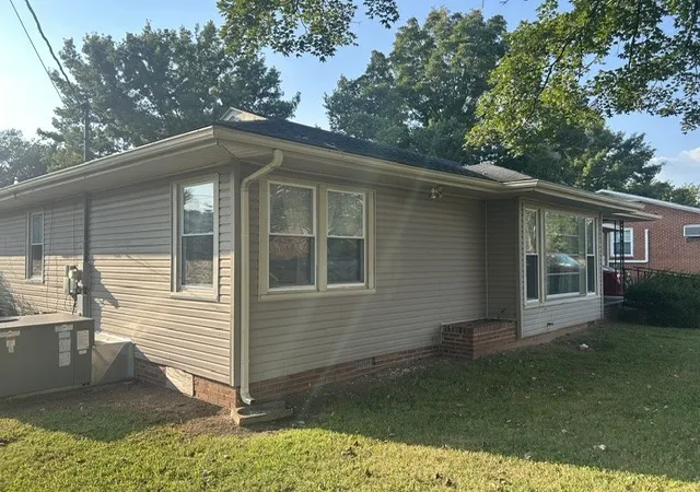 Photo 3 of Single family home for sale at 318 S Cedar Ln, Pulaski, TN 38478 | MLS# 3544450 | Listing updated on 2026-10-05