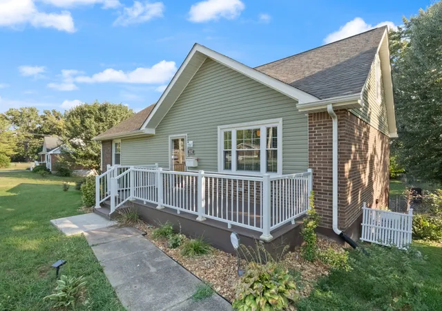 Photo 2 of Single family home for sale at 532 Appleton Dr, Clarksville, TN 37042 | MLS# 3547028 | Listing updated on 2026-09-12