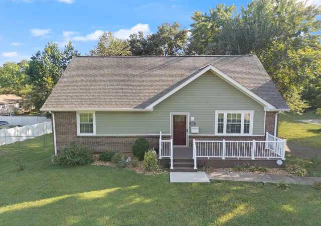 Photo 3 of Single family home for sale at 532 Appleton Dr, Clarksville, TN 37042 | MLS# 3547028 | Listing updated on 2026-09-12