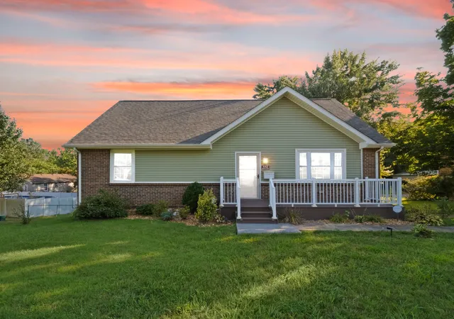 Photo 3 of Single family home for sale at 532 Appleton Dr, Clarksville, TN 37042 | MLS# 3547028 | Listing updated on 2026-09-12