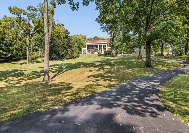 Single family home for sale at 820 Overton Ln, Nashville, TN 37220 | MLS# 3542827