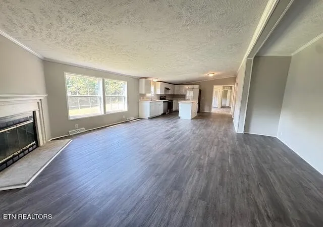 Photo 3 of Manufactured home for sale at 10326 Patsy Cline Way, Strawberry Plains, TN 37871 | MLS# 3542209 | Listing updated on 2026-09-19