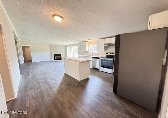 Photo 3 of Manufactured home for sale at 10326 Patsy Cline Way, Strawberry Plains, TN 37871 | MLS# 3542209 | Listing updated on 2026-09-19