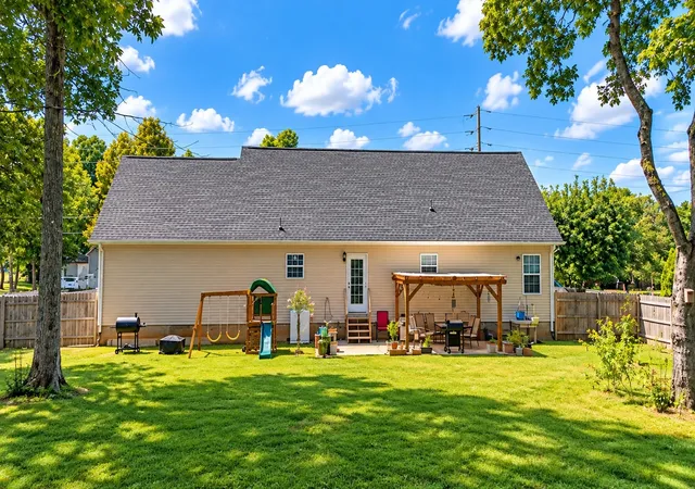 Photo 4 of Single family home for sale at 405 Long Crk Dr, Christiana, TN 37037 | MLS# 3542459 | Listing updated on 2026-09-25