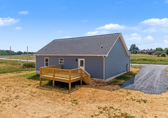 Photo 3 of Single family home for sale at 212 Dj Dr, Lafayette, TN 37083 | MLS# 3542242 | Listing updated on 2026-09-04