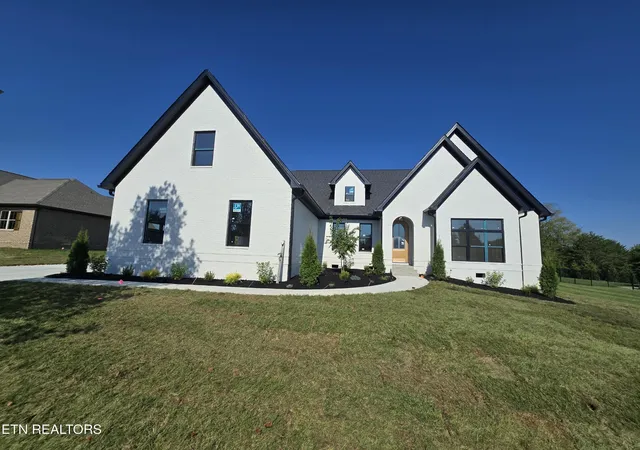 Photo 3 of Single family home for sale at 1645 Stone Harbor Blvd, Lenoir City, TN 37772 | MLS# 3544521 | Listing updated on 2026-10-08