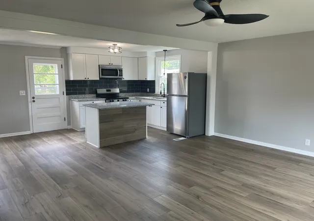 Photo 2 of Single family home for sale at 302 Copeland Rd, Clarksville, TN 37042 | MLS# 3542455 | Listing updated on 2026-09-05