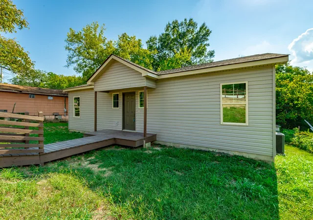 Photo 2 of Single family home for sale at 319 Scruggs Rd, Ringgold, GA 30736 | MLS# 3542292 | Listing updated on 2026-09-04
