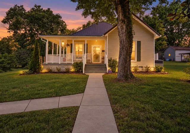 Photo 1 of Single family home for sale at 211 Riverside Dr, Columbia, TN 38401 | MLS# 3543153 | Listing updated on 2026-09-14