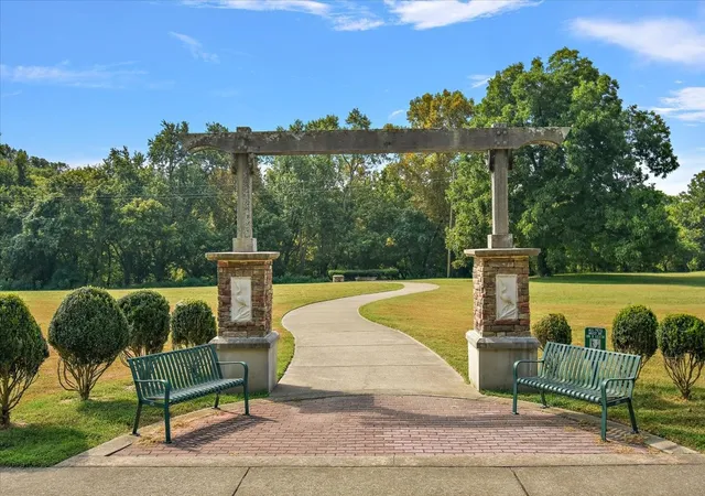 Photo 3 of Single family home for sale at 211 Riverside Dr, Columbia, TN 38401 | MLS# 3543153 | Listing updated on 2026-09-23