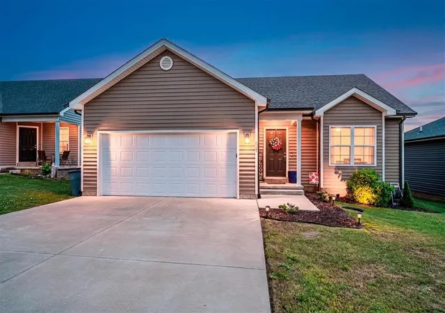 Photo 1 of Single family home for sale at 657 Cherry Blossom Rd, Bowling Green, KY 42103 | MLS# 3542350 | Listing updated on 2026-09-04