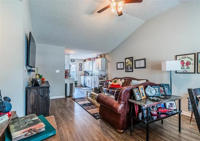 Photo 3 of Single family home for sale at 657 Cherry Blossom Rd, Bowling Green, KY 42103 | MLS# 3542350 | Listing updated on 2026-09-04