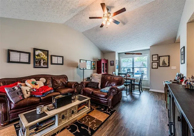 Photo 4 of Single family home for sale at 657 Cherry Blossom Rd, Bowling Green, KY 42103 | MLS# 3542350 | Listing updated on 2026-09-04