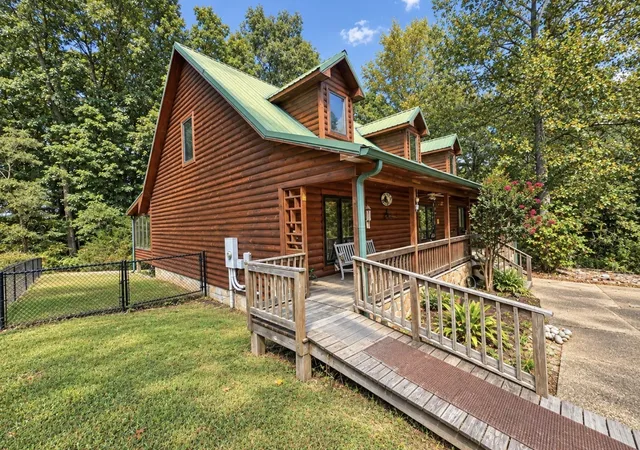 Photo 2 of Single family home for sale at 134 Oak Dr, Smithville, TN 37166 | MLS# 3542884 | Listing updated on 2026-10-08