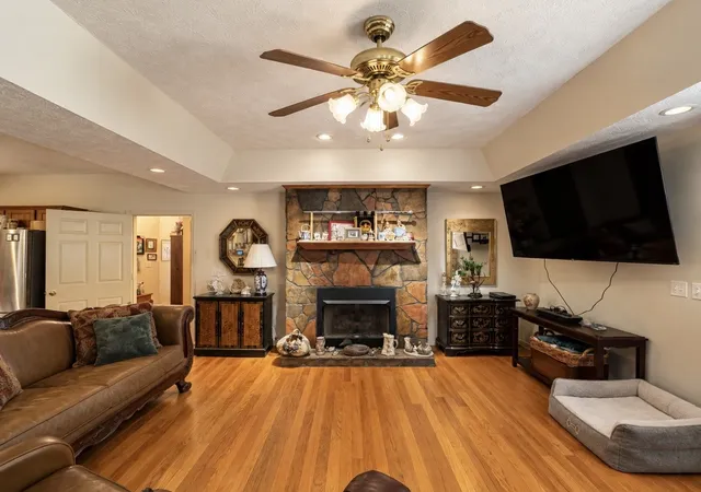 Photo 3 of Single family home for sale at 134 Oak Dr, Smithville, TN 37166 | MLS# 3542884 | Listing updated on 2026-10-08
