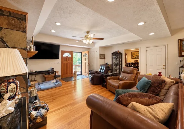 Photo 4 of Single family home for sale at 134 Oak Dr, Smithville, TN 37166 | MLS# 3542884 | Listing updated on 2026-10-28