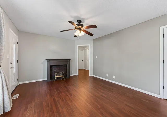 Photo 4 of Single family home for sale at 729 Princeton Cir, Clarksville, TN 37042 | MLS# 3542612 | Listing updated on 2026-09-05