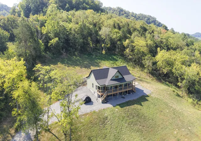 Photo 1 of Single family home for sale at 3310 Dixon Crk Rd, Dixon Springs, TN 37057 | MLS# 3543126 | Listing updated on 2026-09-23