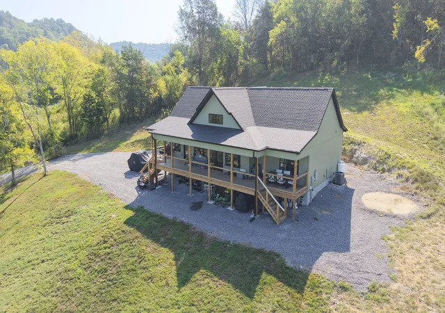 Photo 4 of Single family home for sale at 3310 Dixon Crk Rd, Dixon Springs, TN 37057 | MLS# 3543126 | Listing updated on 2026-09-23