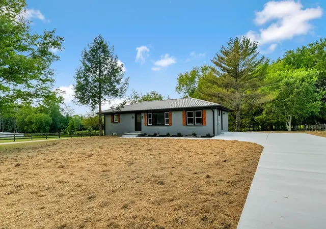 Photo 1 of Single family home for sale at 2039 Short Mountain Rd, Woodbury, TN 37190 | MLS# 3542466 | Listing updated on 2026-10-07