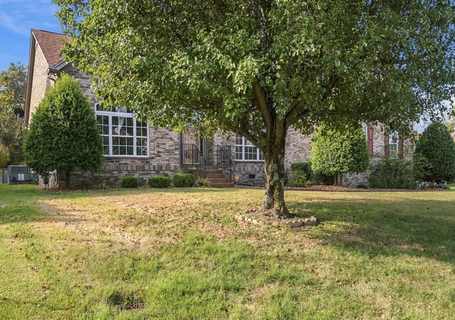 Photo 2 of Single family home for sale at 2001 Arden Ct, Mount Juliet, TN 37122 | MLS# 3626867 | Listing updated on 2026-10-30