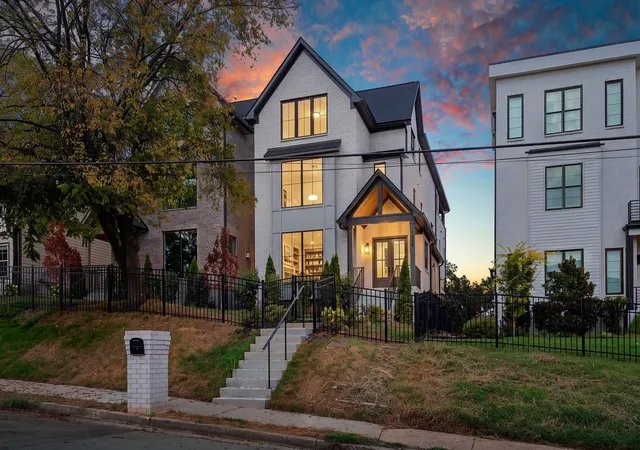 Photo 1 of Single family home for sale at 1008 Argyle Ave, Nashville, TN 37203 | MLS# 3542508 | Listing updated on 2026-09-05