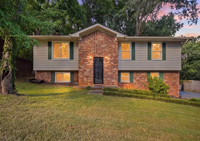 Photo 1 of Single family home for sale at 809 N Valleywood Cir, Hixson, TN 37343 | MLS# 3542528 | Listing updated on 2026-09-18