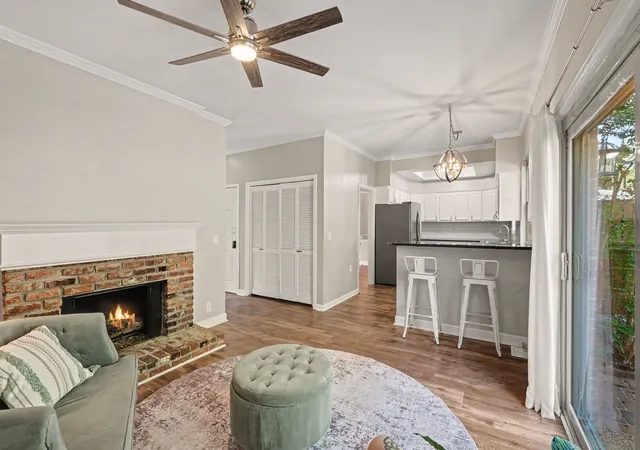 Listing Photo 5 - Condo for sale in building located at 122 Jefferson Sq, Nashville, TN 37215