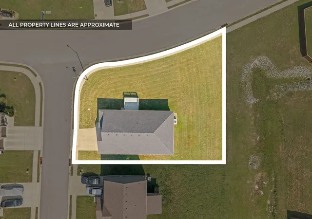 Photo 3 of Single family home for sale at 201 Geneva Ln, Clarksville, TN 37040 | MLS# 3547117 | Listing updated on 2026-09-12