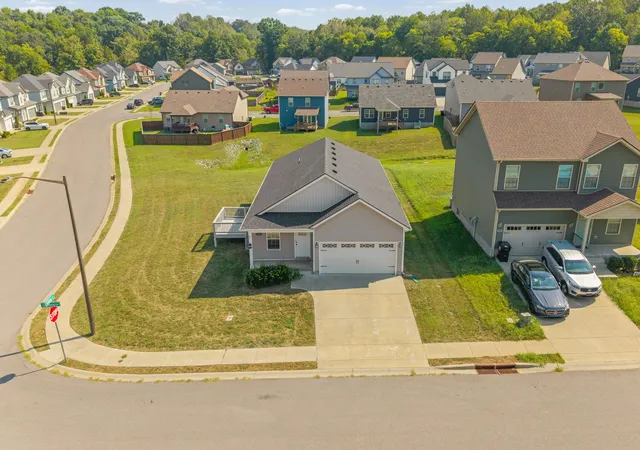 Photo 4 of Single family home for sale at 201 Geneva Ln, Clarksville, TN 37040 | MLS# 3547117 | Listing updated on 2026-09-12