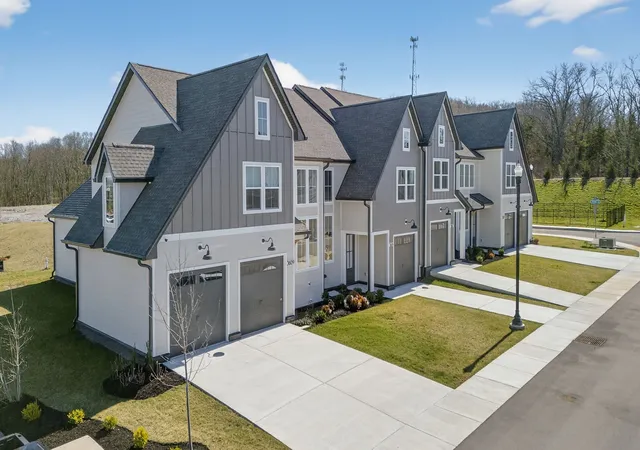 Photo 2 of Townhouse for sale at 318 Panther Dr, Murfreesboro, TN 37127 | MLS# 3542572 | Listing updated on 2026-09-26