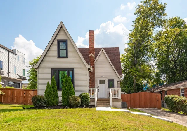 Photo 1 of Single family home for sale at 2112 24th Avenue N, Nashville, TN 37208 | MLS# 3542699 | Listing updated on 2026-09-08