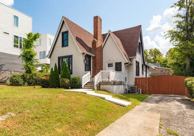 Photo 3 of Single family home for sale at 2112 24th Avenue N, Nashville, TN 37208 | MLS# 3542699 | Listing updated on 2026-09-08