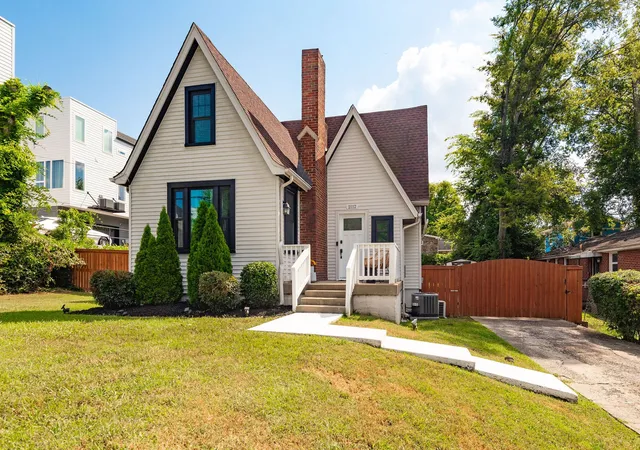 Photo 3 of Single family home for sale at 2112 24th Avenue N, Nashville, TN 37208 | MLS# 3542699 | Listing updated on 2026-09-08