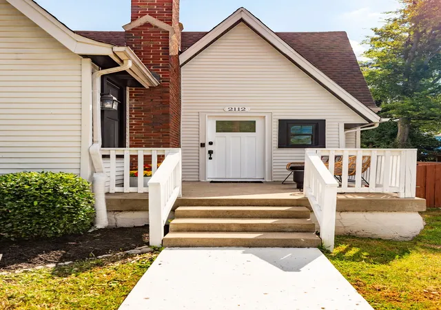 Photo 4 of Single family home for sale at 2112 24th Avenue N, Nashville, TN 37208 | MLS# 3542699 | Listing updated on 2026-09-08