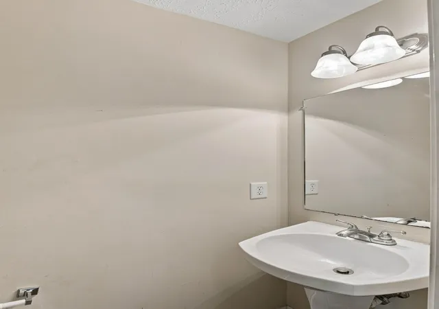Listing Photo 5 - Condo for sale in building located at 5610 Toulouse St, Mount Juliet, TN 37122