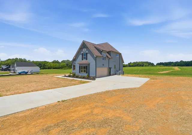 Photo 3 of Single family home for sale at 5560 Borthick Rd, Springfield, TN 37172 | MLS# 3542687 | Listing updated on 2026-10-06