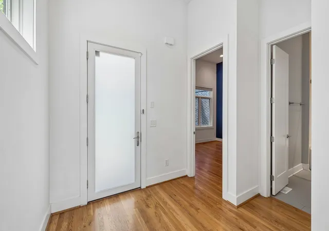 Photo 4 of Single family home for sale at 1014 9th Avenue S, Nashville, TN 37203 | MLS# 3542956 | Listing updated on 2026-09-16