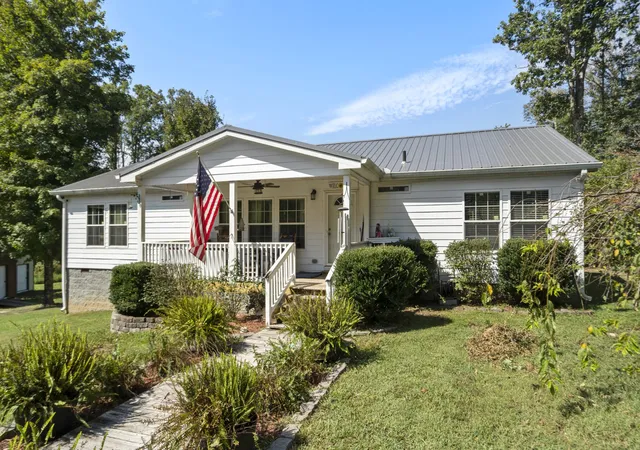 Photo 2 of Manufactured home for sale at 1432 Lecomte Rd, Dickson, TN 37055 | MLS# 3596191 | Listing updated on 2026-09-19
