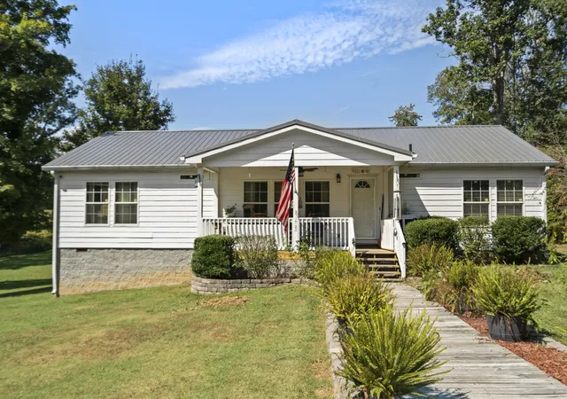 Photo 3 of Manufactured home for sale at 1432 Lecomte Rd, Dickson, TN 37055 | MLS# 3596191 | Listing updated on 2026-09-19