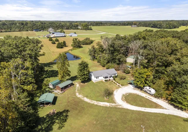 Photo 4 of Manufactured home for sale at 1432 Lecomte Rd, Dickson, TN 37055 | MLS# 3596191 | Listing updated on 2026-09-19