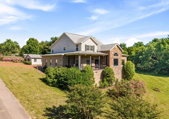 Photo 2 of Single family home for sale at 3400 Cobblestone Mills Rd, Spring Hill, TN 37174 | MLS# 3546543 | Listing updated on 2026-09-29