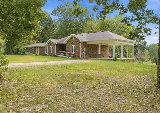 Photo 3 of Single family home for sale at 221 Dickson Ln, Parsons, TN 38363 | MLS# 3547062 | Listing updated on 2026-09-14