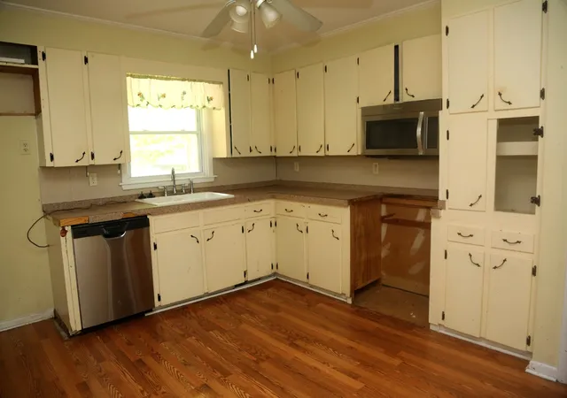 Photo 2 of Single family home for sale at 304 Hay Long Ave, Mount Pleasant, TN 38474 | MLS# 3542878 | Listing updated on 2026-09-06
