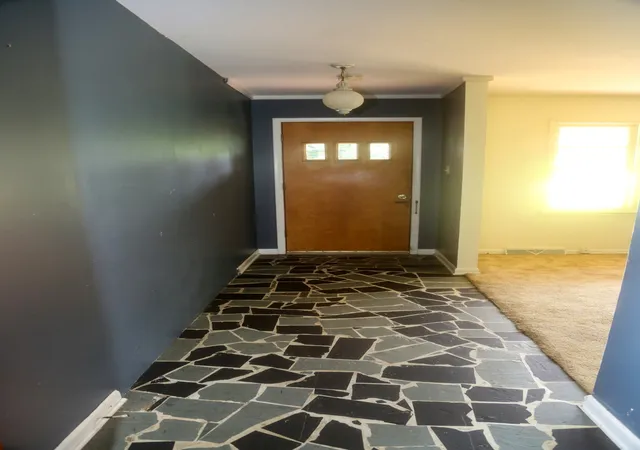 Photo 3 of Single family home for sale at 304 Hay Long Ave, Mount Pleasant, TN 38474 | MLS# 3542878 | Listing updated on 2026-09-06