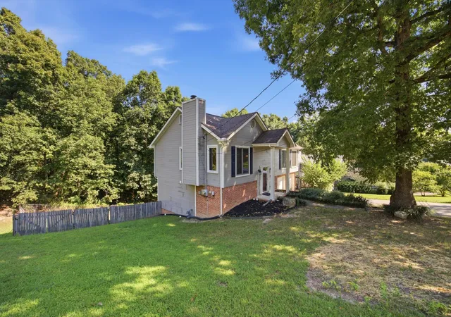 Photo 3 of Single family home for sale at 6821 Benwood Dr, Ooltewah, TN 37363 | MLS# 3542773 | Listing updated on 2026-09-22