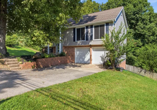 Photo 4 of Single family home for sale at 6821 Benwood Dr, Ooltewah, TN 37363 | MLS# 3542773 | Listing updated on 2026-09-22