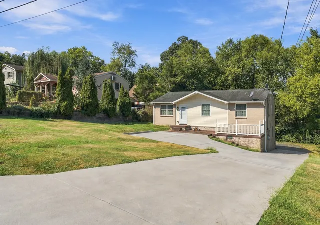 Photo 3 of Single family home for sale at 115 Reveille Ct, Franklin, TN 37064 | MLS# 3542839 | Listing updated on 2026-09-21